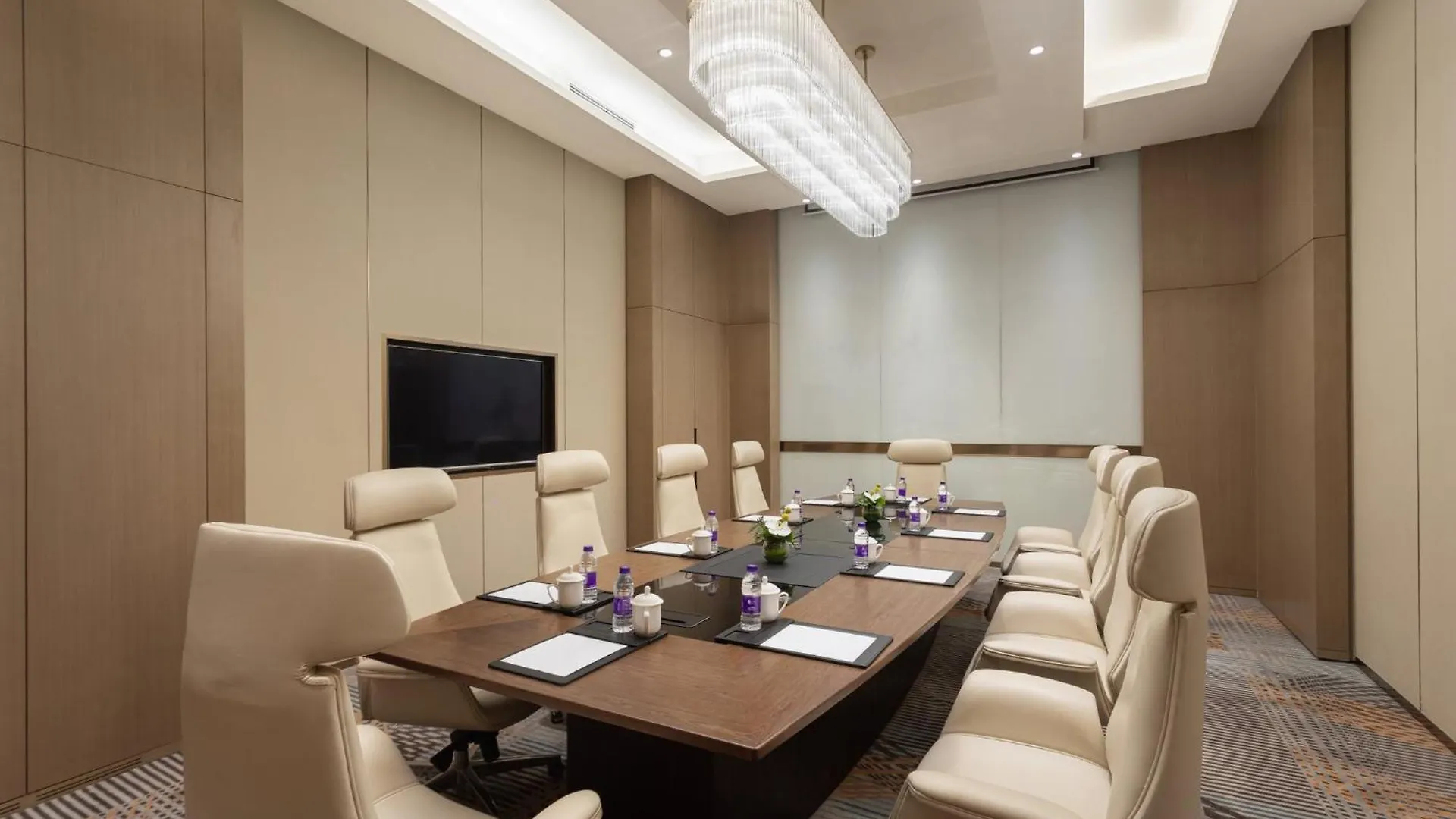 Voco Shanghai Hongqiao Hub By Ihg - 20 Mins Drive To Shanghai Hongqiao Int'L Airport And Necc Jiading China