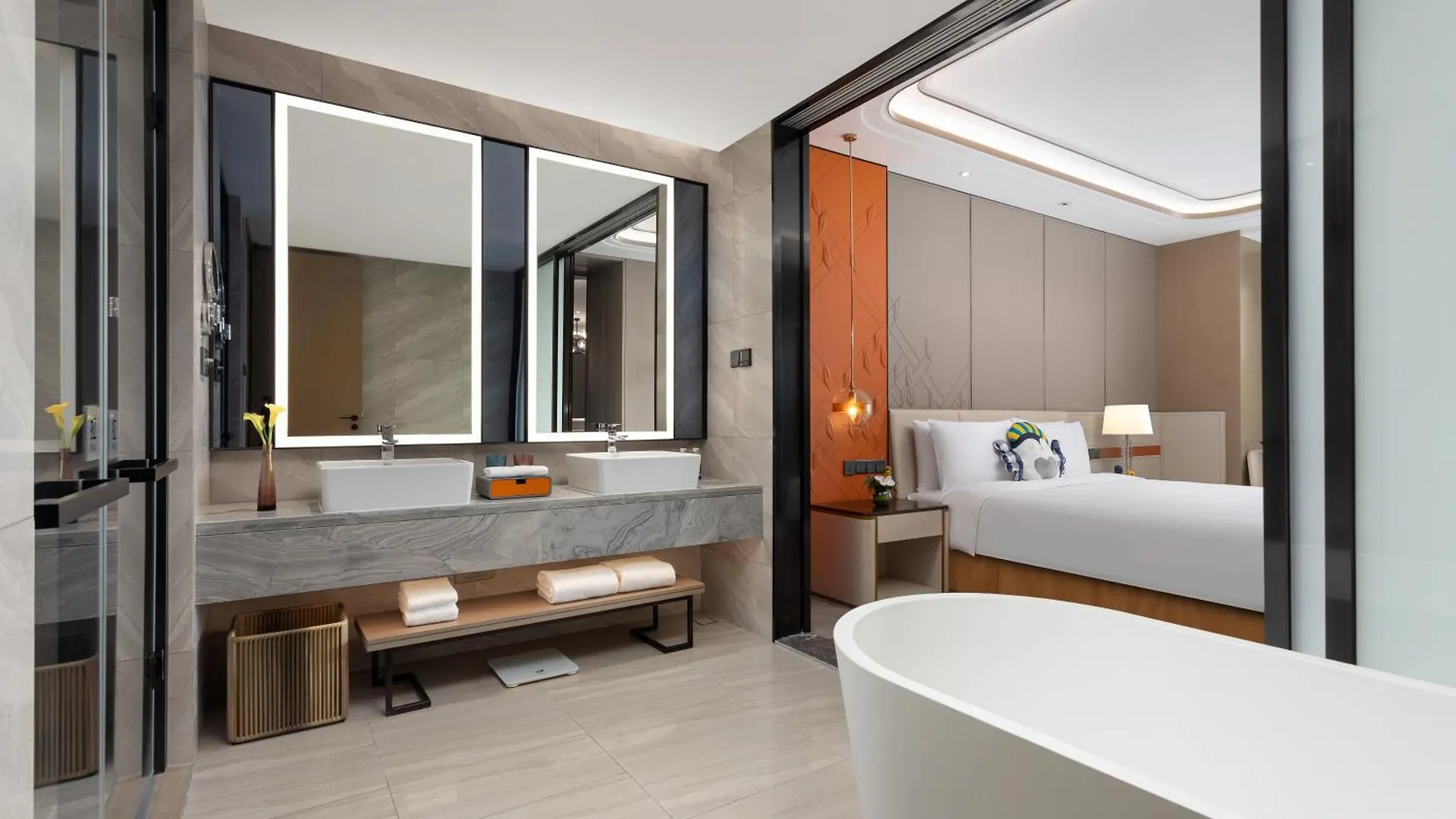 Voco Shanghai Hongqiao Hub By Ihg - 20 Mins Drive To Shanghai Hongqiao Int'L Airport And Necc Jiading China