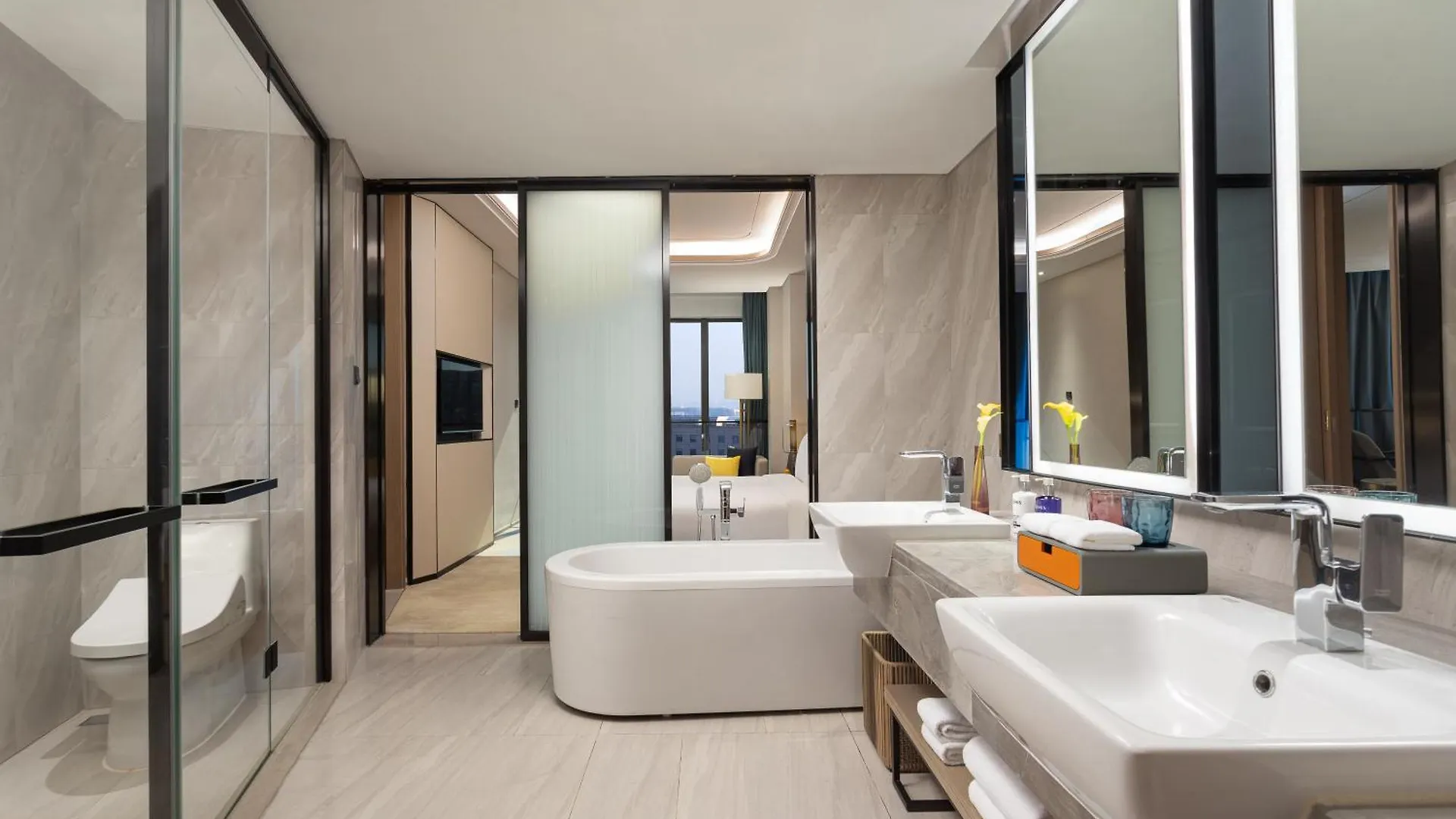 Hotel Voco Shanghai Hongqiao Hub By Ihg - 20 Mins Drive To Shanghai Hongqiao Int'L Airport And Necc Jiading