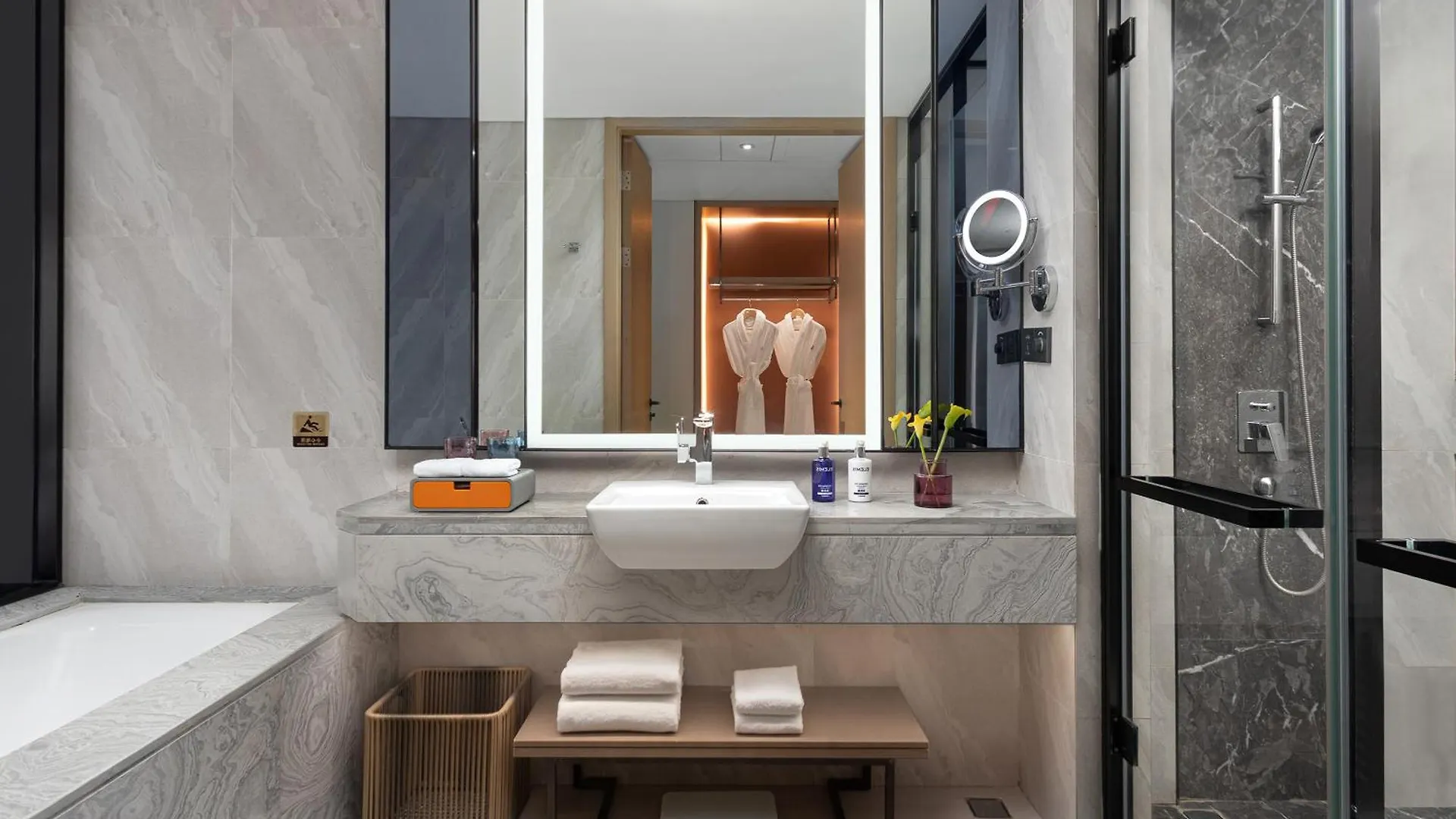 Voco Shanghai Hongqiao Hub By Ihg - 20 Mins Drive To Shanghai Hongqiao Int'L Airport And Necc Jiading