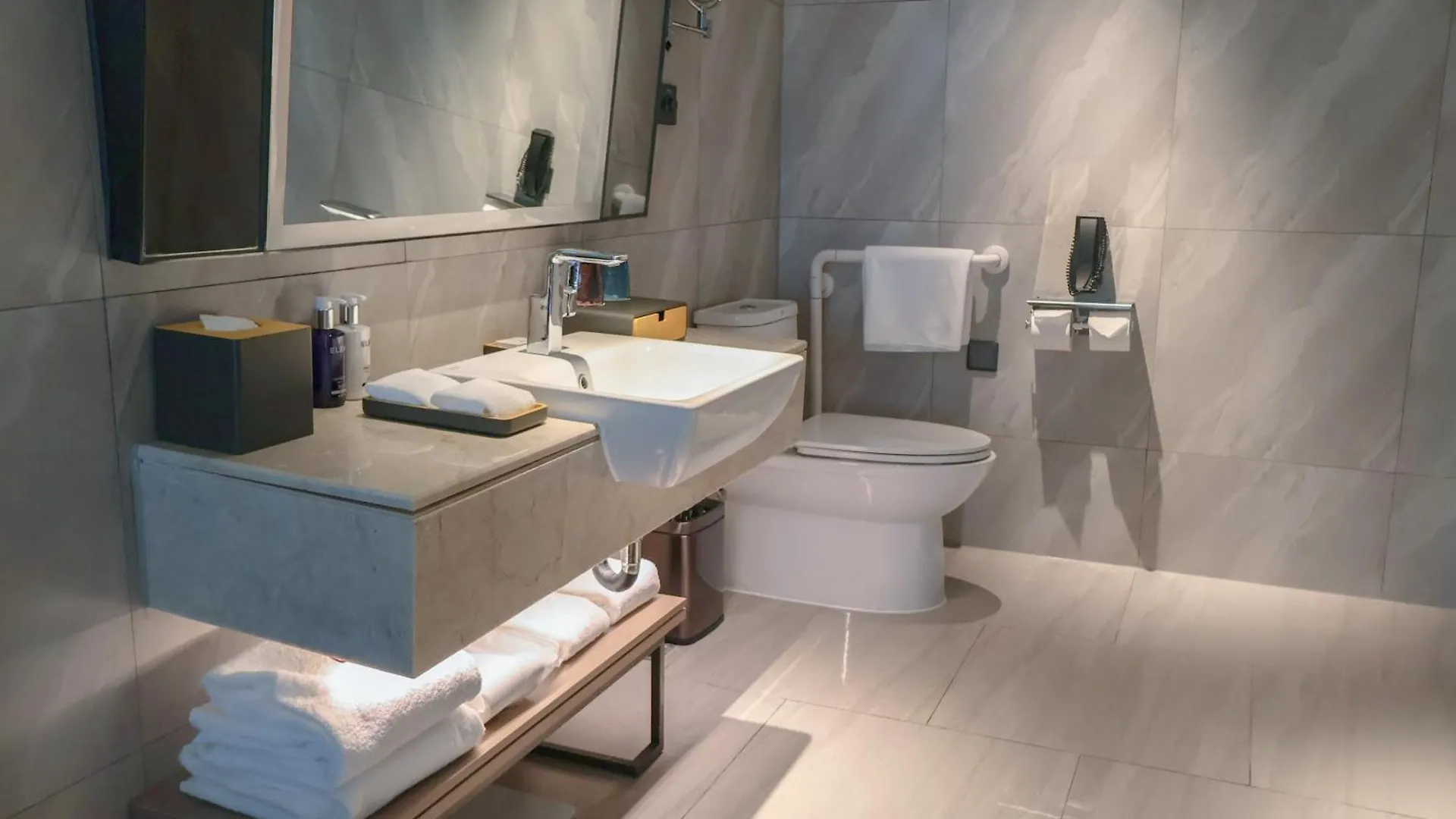 ***** Hotel Voco Shanghai Hongqiao Hub By Ihg - 20 Mins Drive To Shanghai Hongqiao Int'L Airport And Necc Jiading Čína